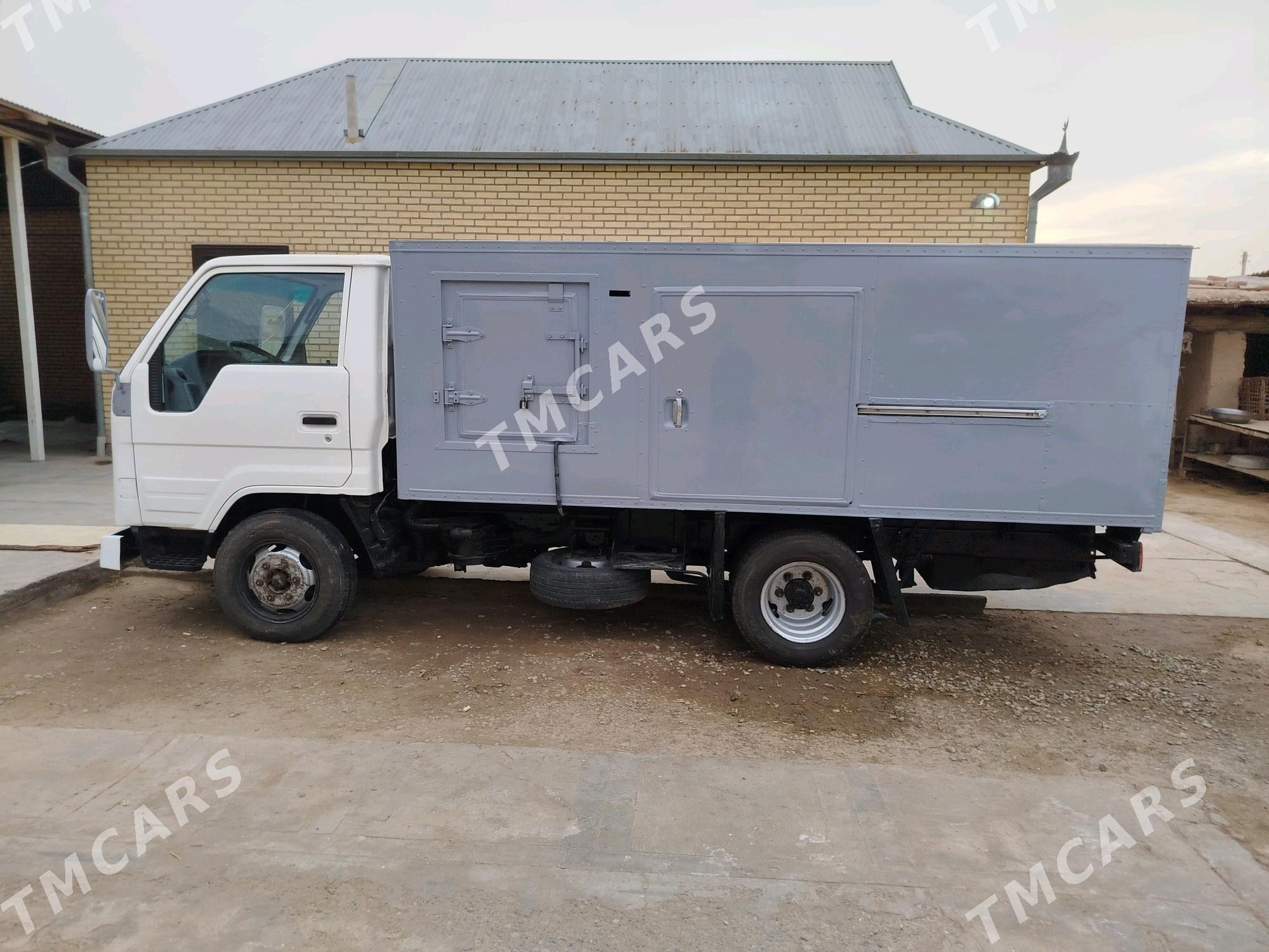 Mitsubishi Canter 1992 - 140 000 TMT - Murgap - img 4