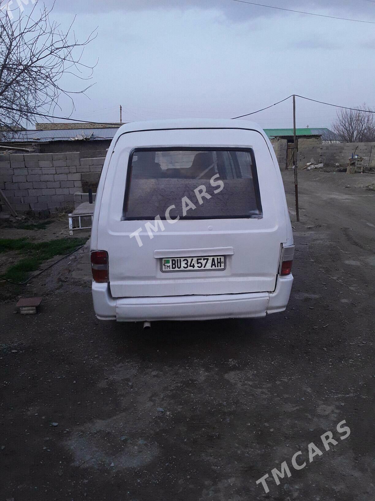 Toyota Hiace 1993 - 33 000 TMT - Бахарден - img 3