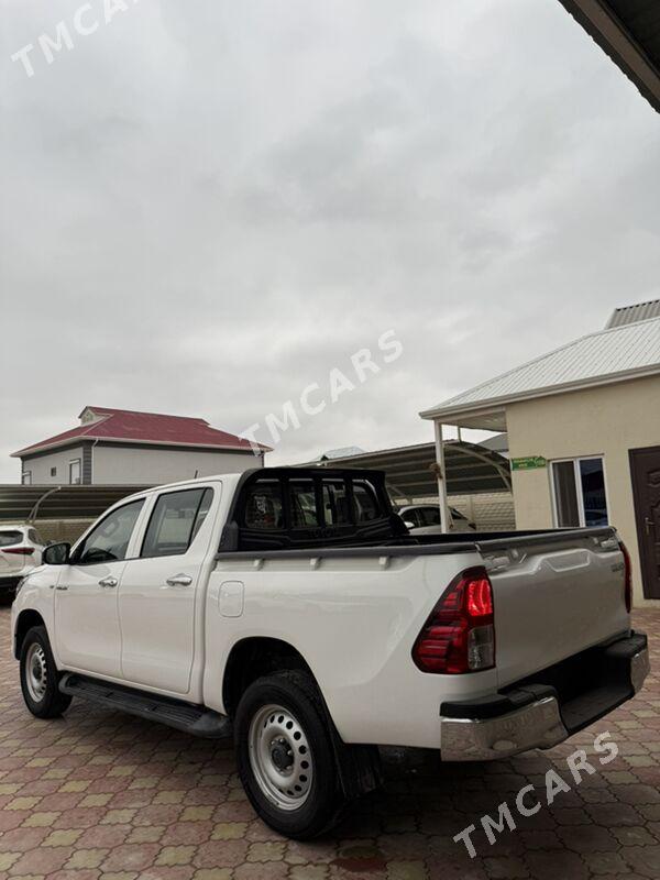 Toyota Hilux 2021 - 550 000 TMT - Mary - img 3