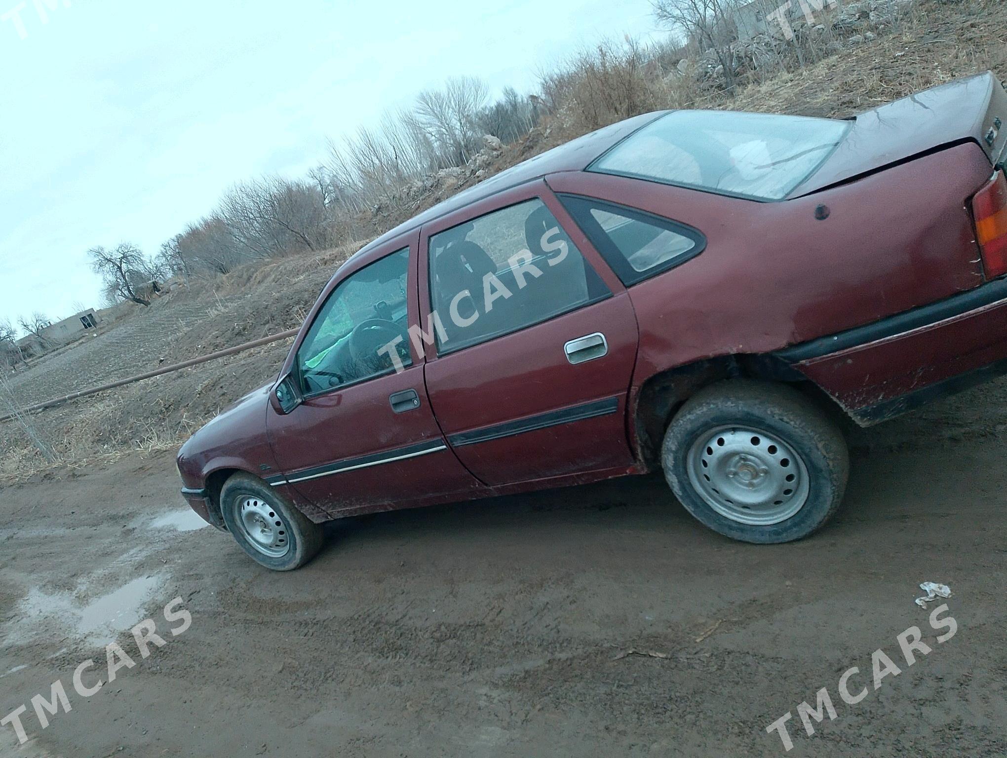 Opel Vectra 1989 - 15 000 TMT - Губадаг - img 2