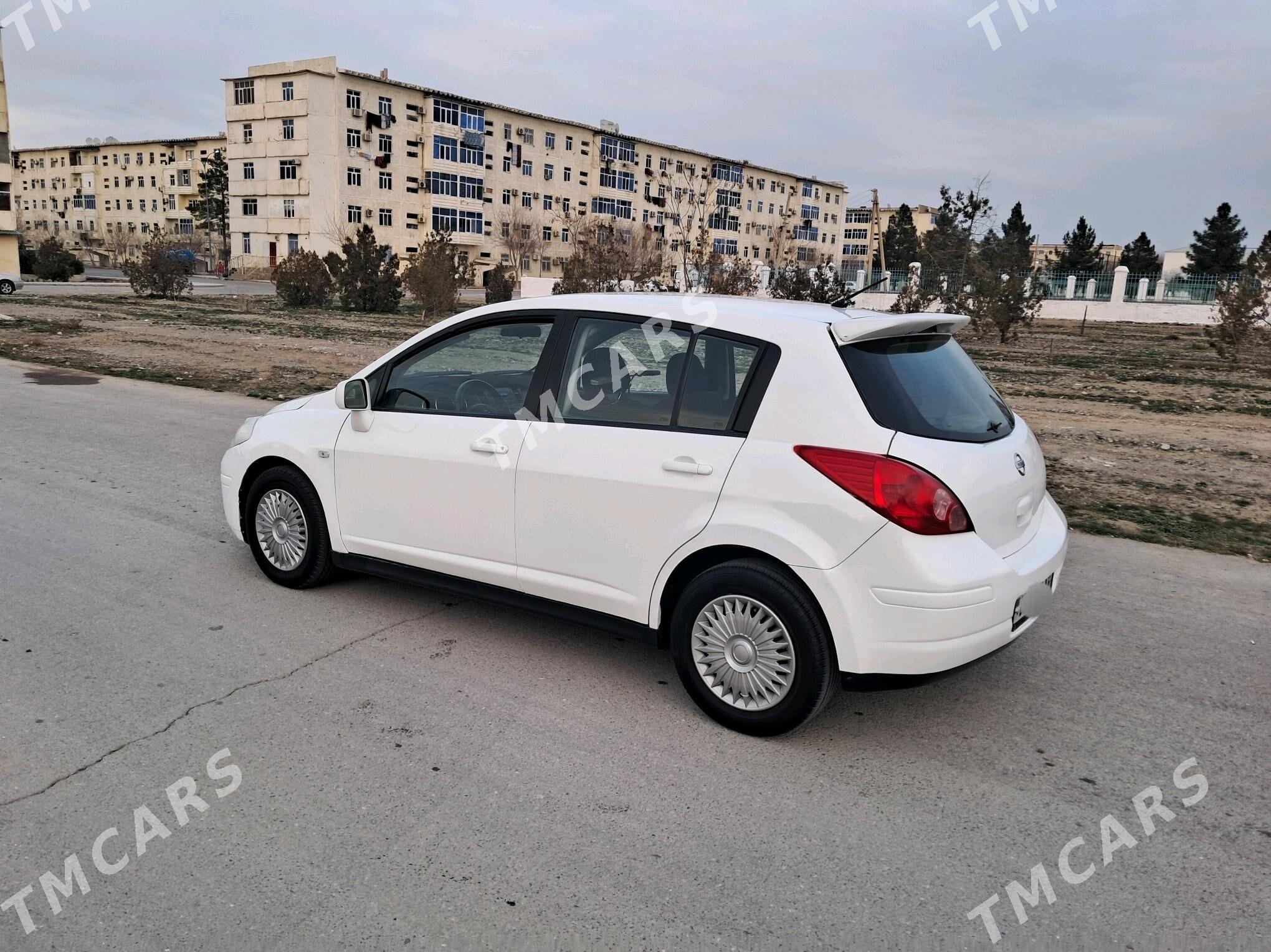 Nissan Versa 2010 - 99 000 TMT - Büzmeýin - img 3