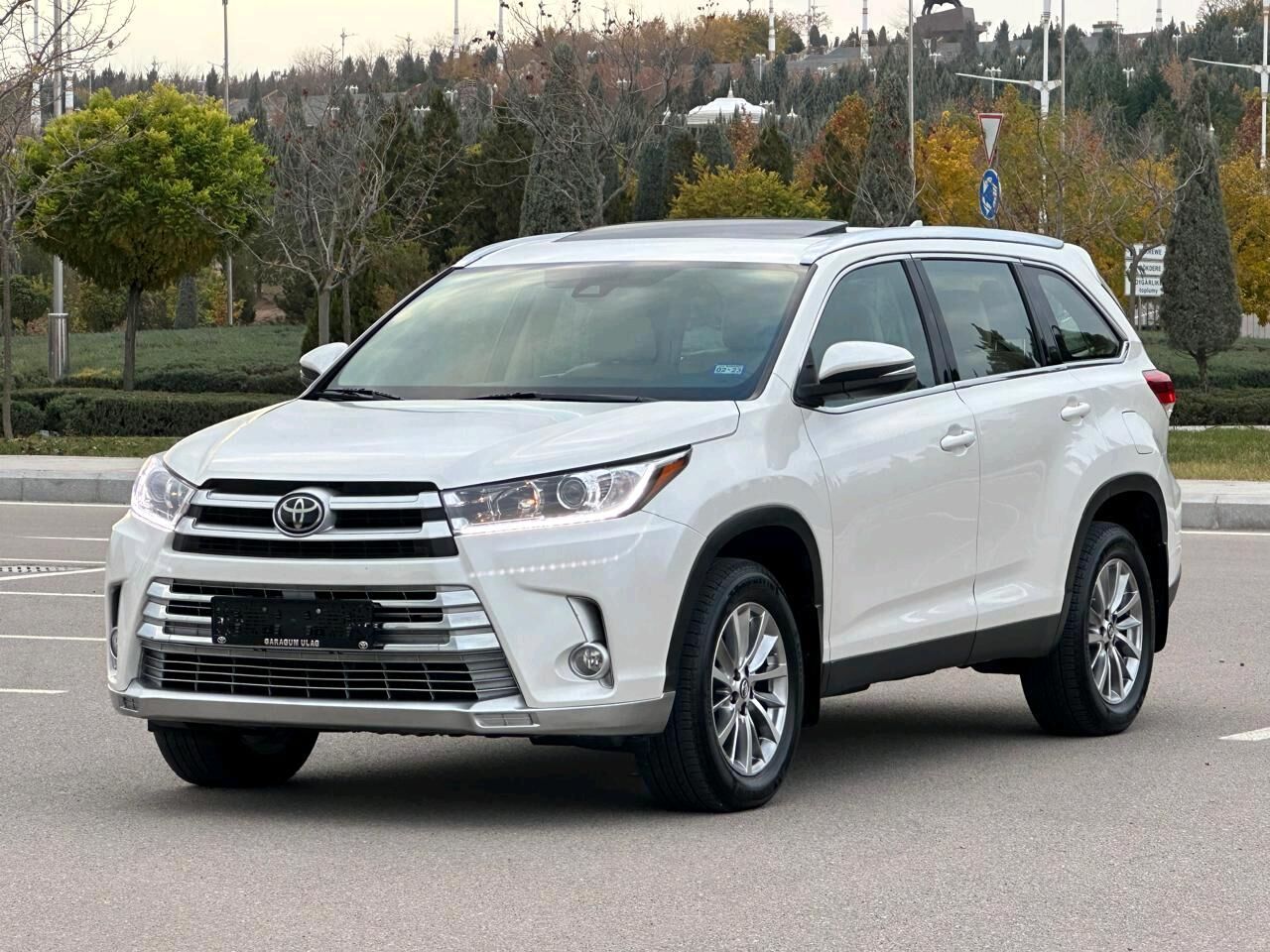 Toyota Highlander 2019 - 519 000 TMT - Ашхабад - img 2