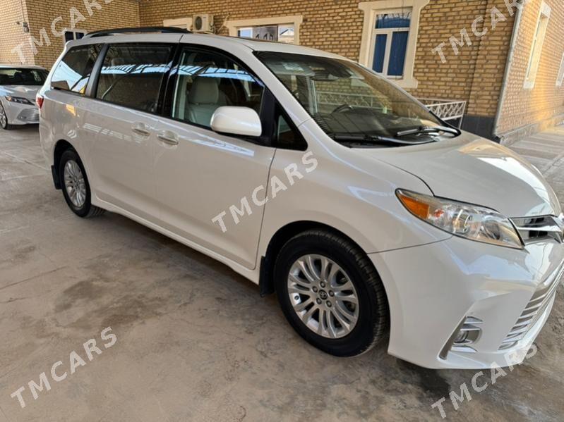 Toyota Sienna 2019 - 410 000 TMT - Мары - img 7