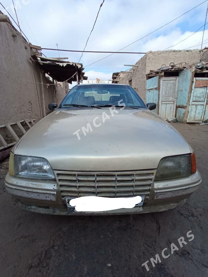 Opel Vectra 1987 - 10 000 TMT - Дашогуз - img 2