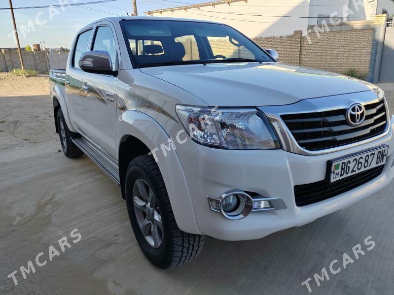 Toyota Hilux 2013 - 320 000 TMT - Hazar - img 3