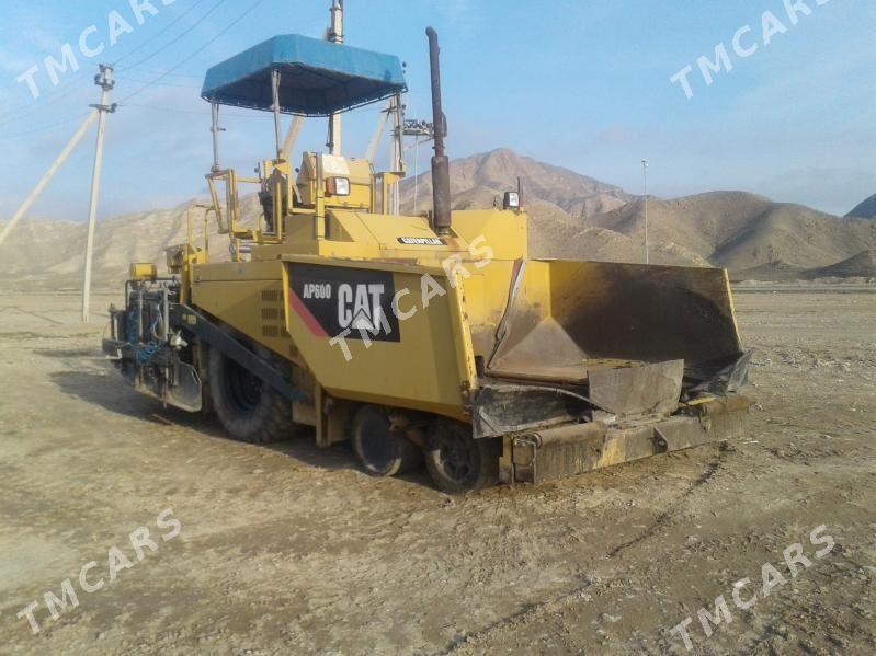 Caterpillar Dozer 2011 - 3 330 000 TMT - Балканабат - img 2