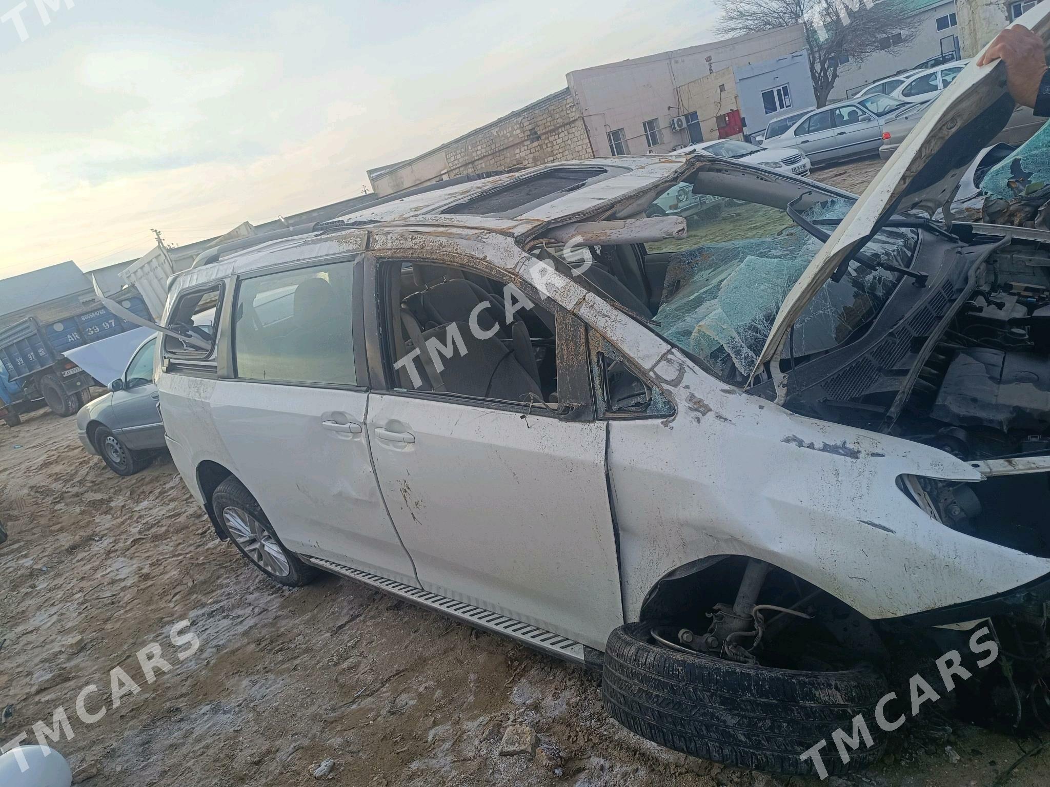 Toyota Sienna 2012 - 170 000 TMT - Сакарчага - img 6