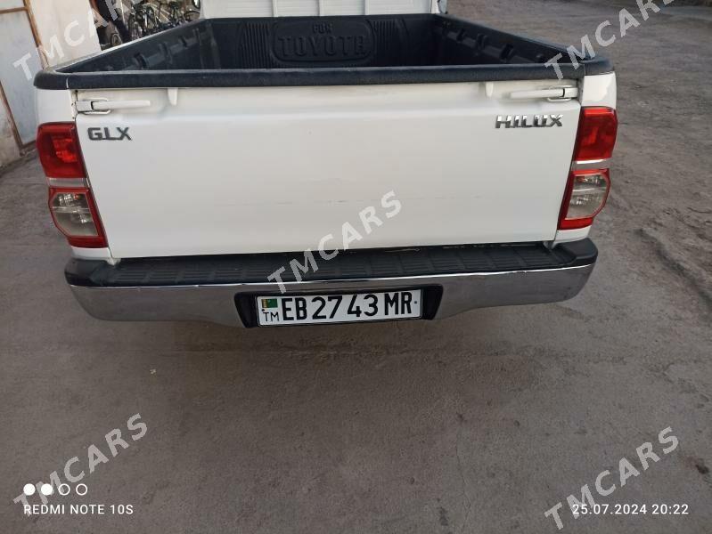 Toyota Hilux 2015 - 225 000 TMT - Мары - img 8