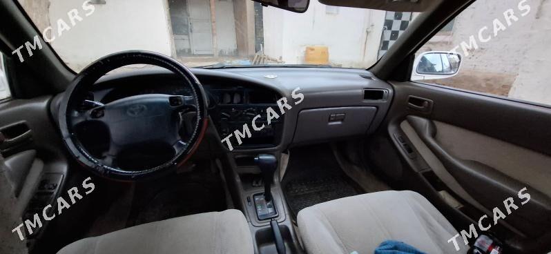 Toyota Camry 1995 - 69 000 TMT - Достлук - img 2