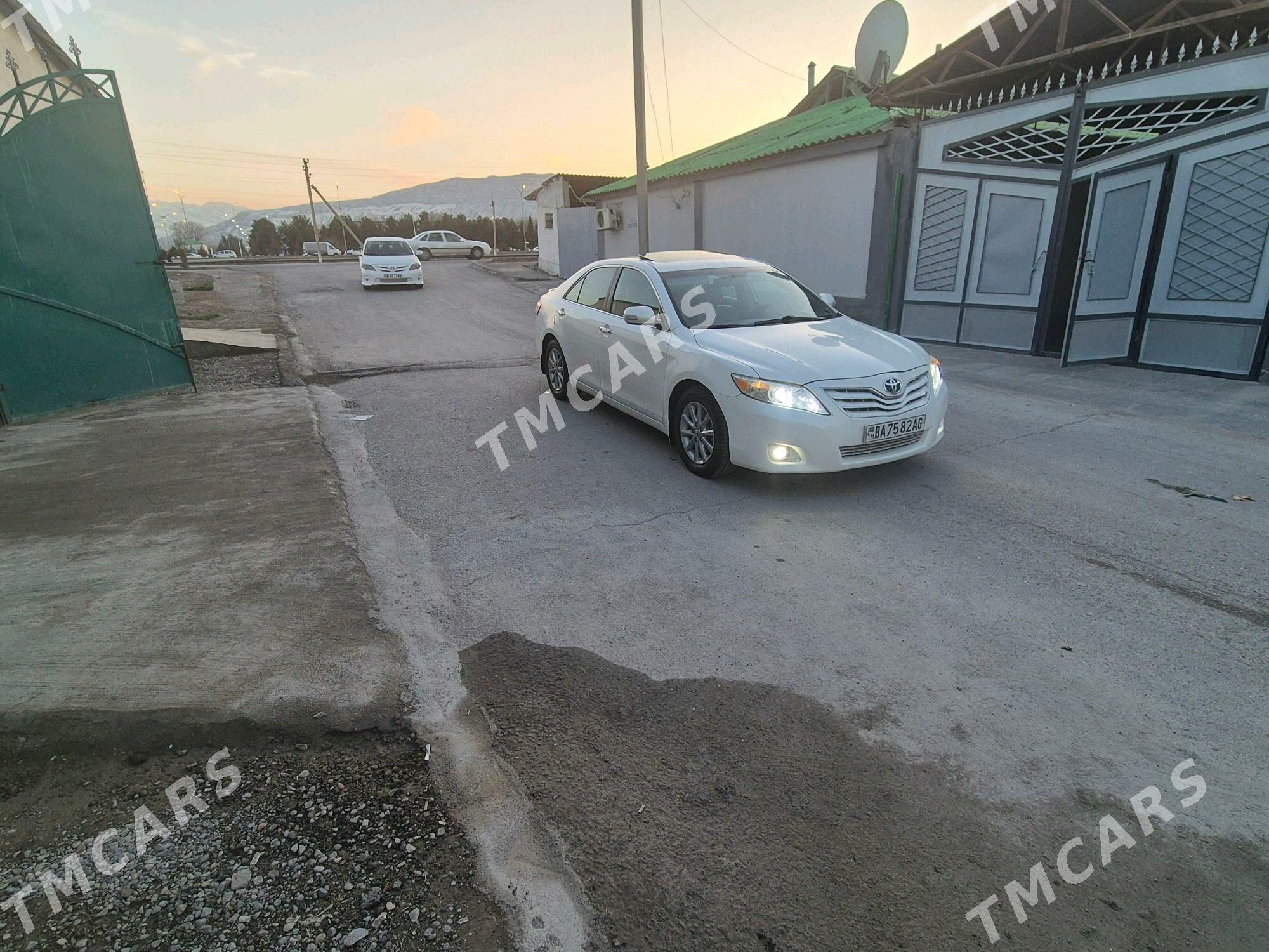 Toyota Camry 2011 - 190 000 TMT - Büzmeýin - img 4