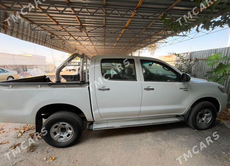 Toyota Hilux 2012 - 300 000 TMT - Türkmenabat - img 2