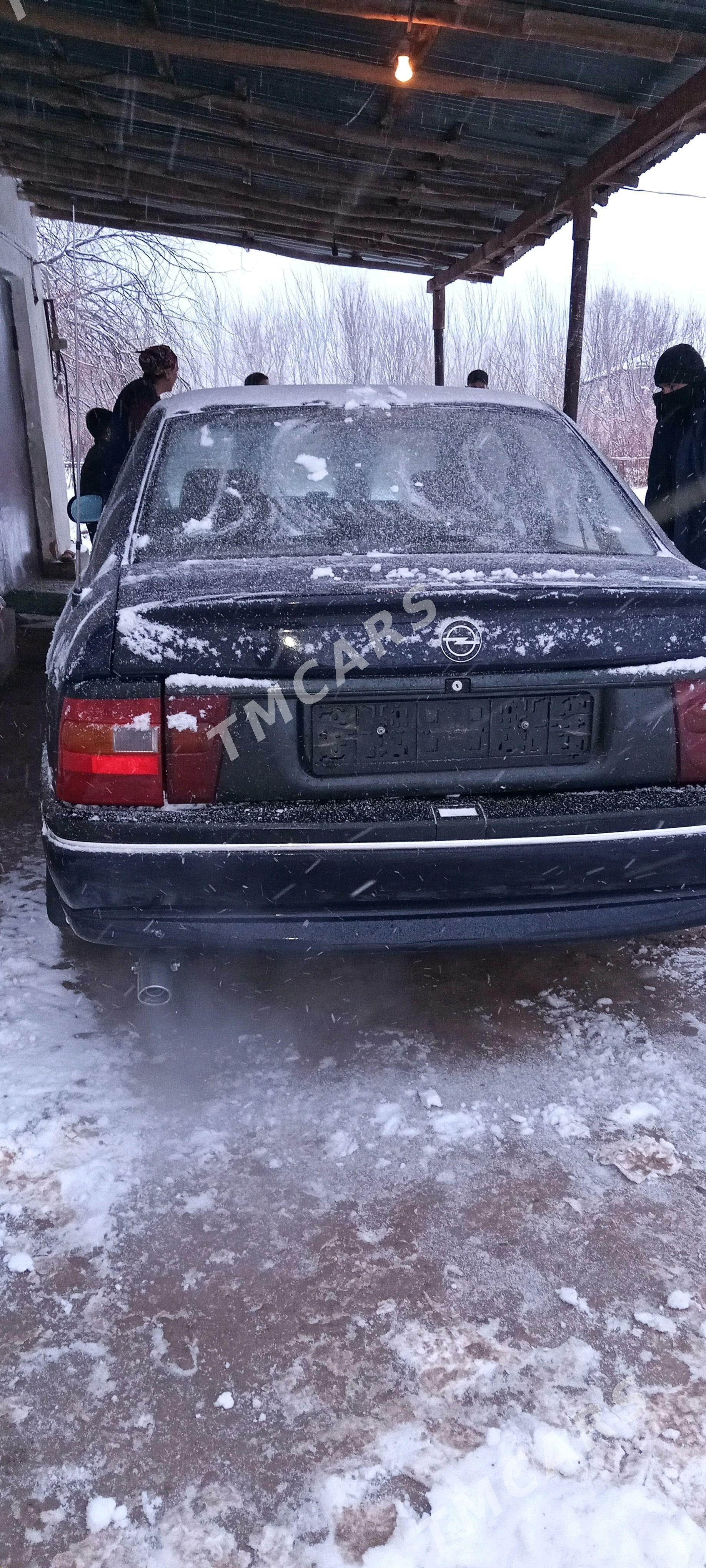 Opel Vectra 1993 - 50 000 TMT - Губадаг - img 1