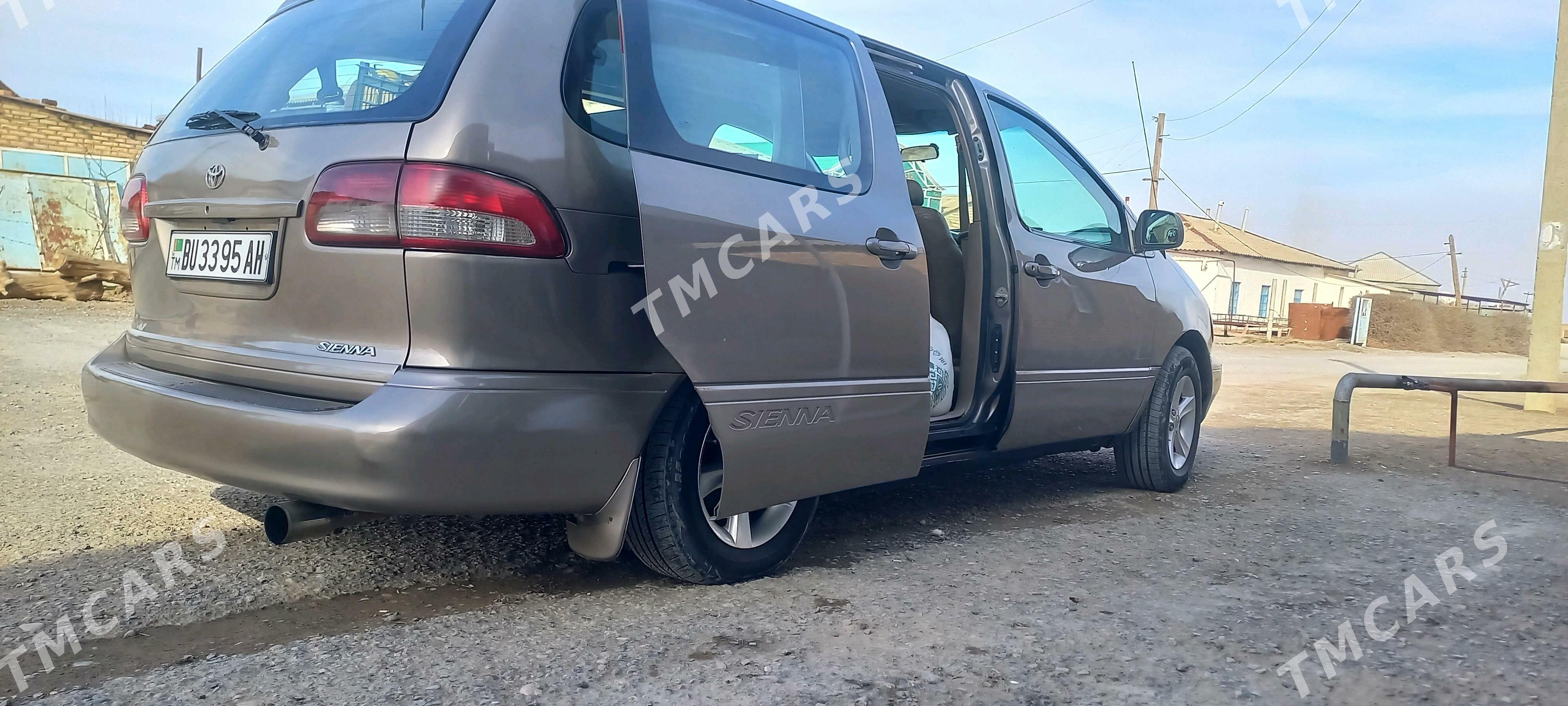 Toyota Sienna 1999 - 125 000 TMT - Кака - img 5