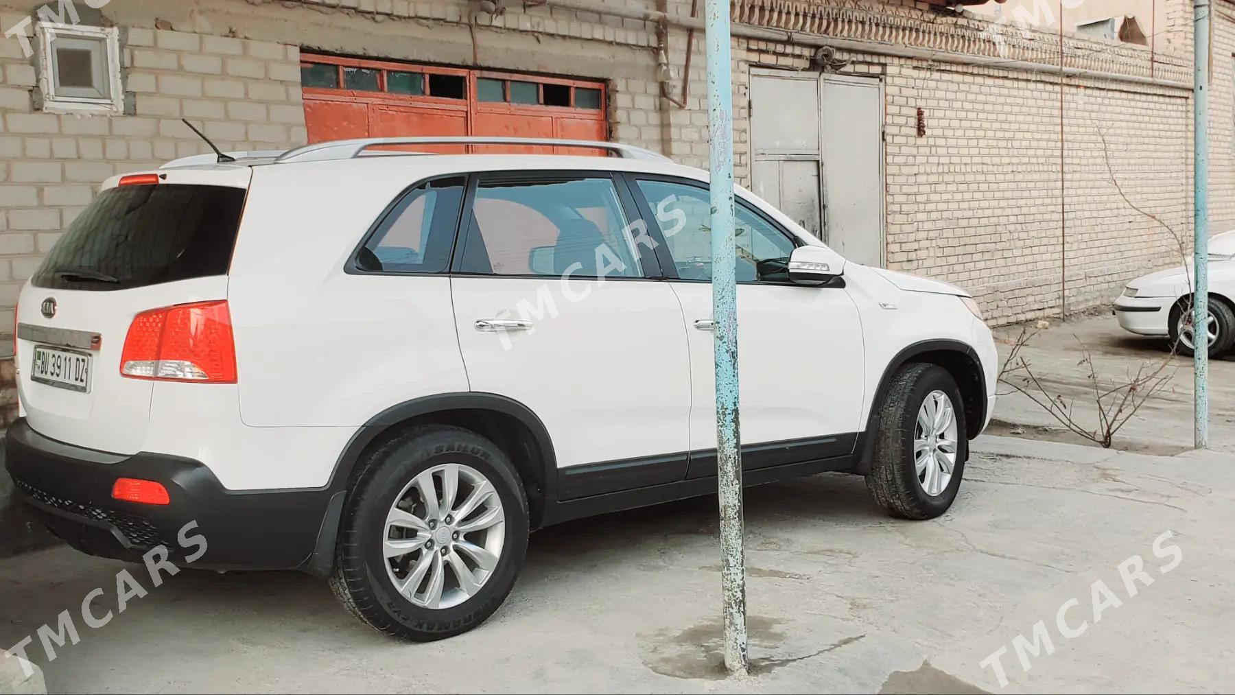 Kia Sorento 2010 - 170 000 TMT - Дашогуз - img 10