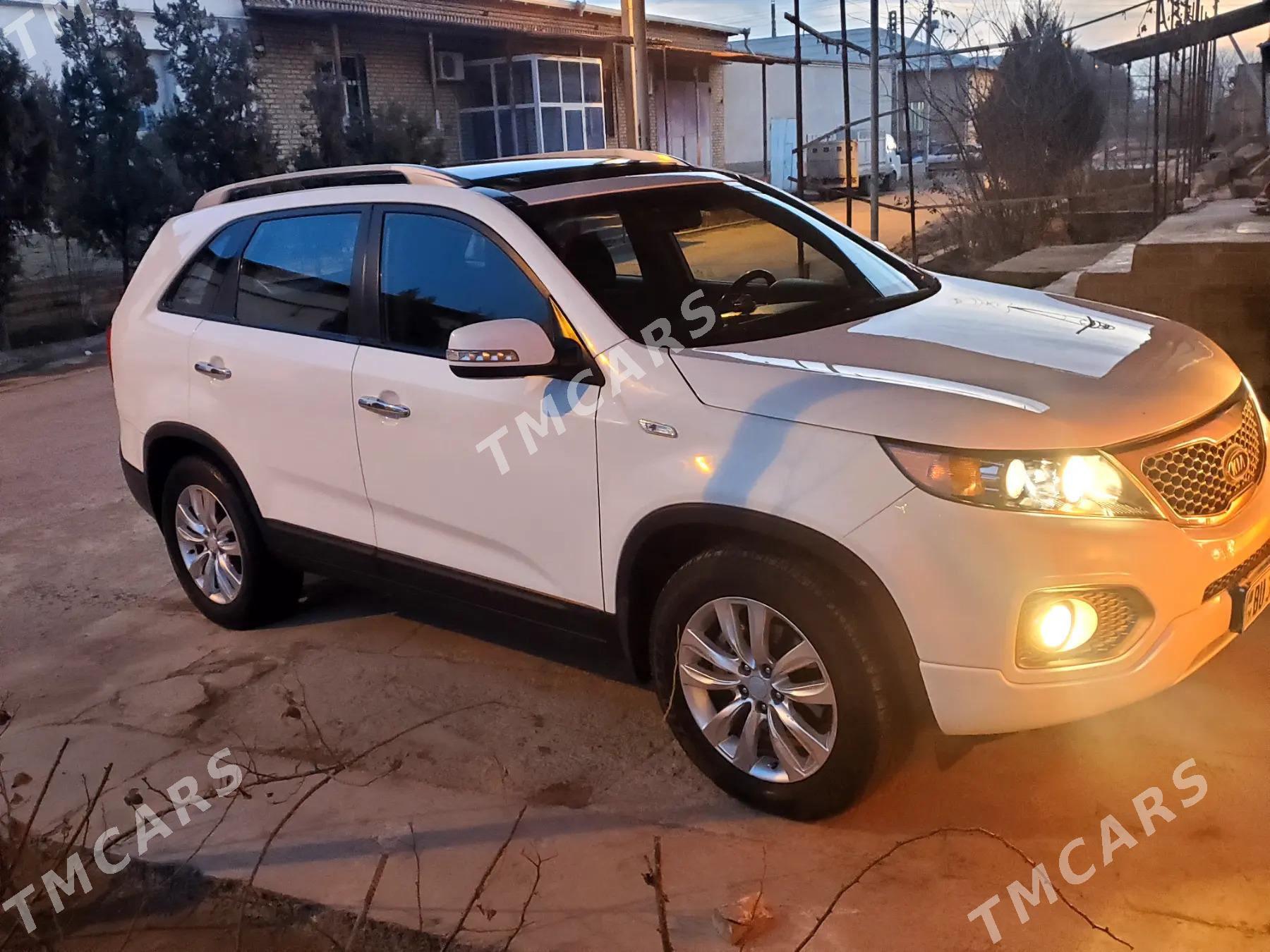 Kia Sorento 2010 - 170 000 TMT - Дашогуз - img 3