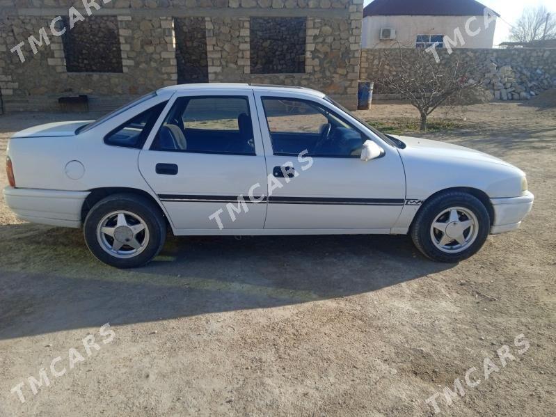 Opel Vectra 1990 - 28 000 TMT - Jebel - img 5