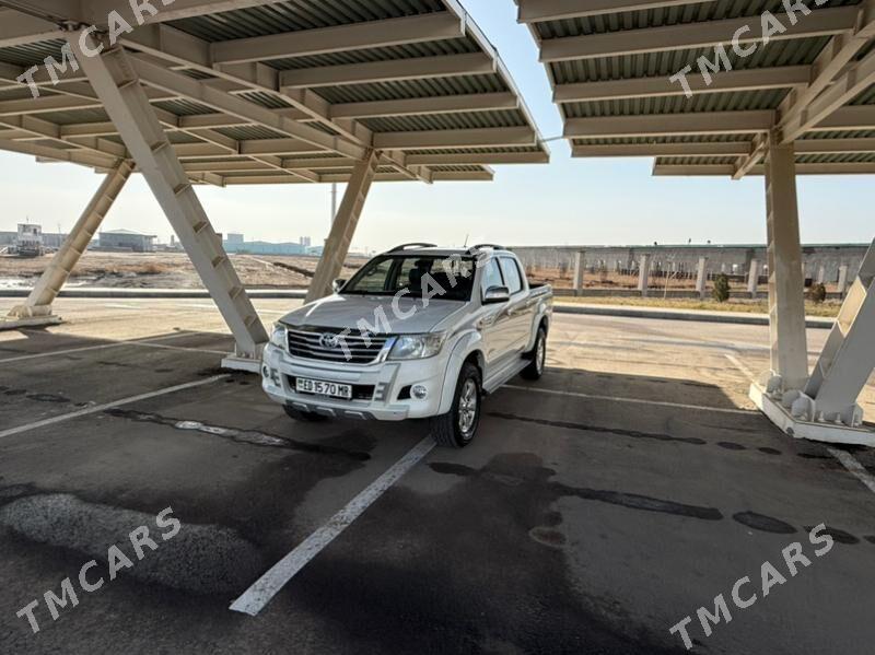 Toyota Hilux 2012 - 310 000 TMT - Мары - img 2