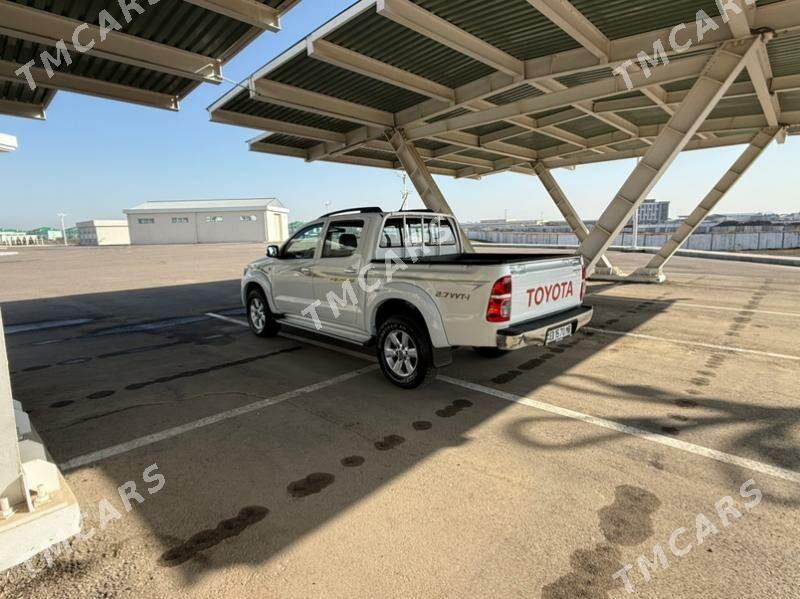 Toyota Hilux 2012 - 310 000 TMT - Мары - img 9