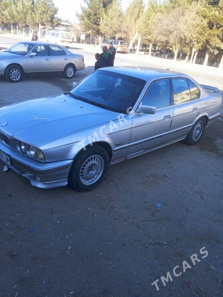 BMW E34 1990 - 50 000 TMT - Garabekewül - img 2