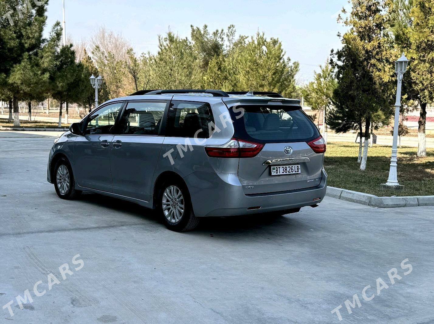 Toyota Sienna 2018 - 415 000 TMT - Туркменабат - img 8