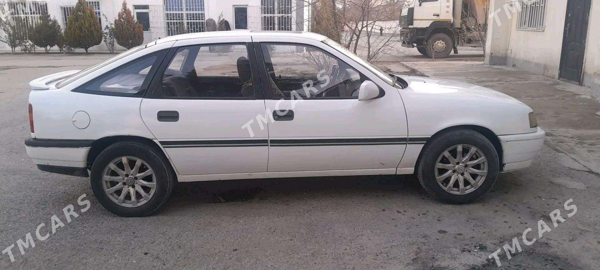 Opel Vectra 1990 - 32 000 TMT - Бузмеин - img 3