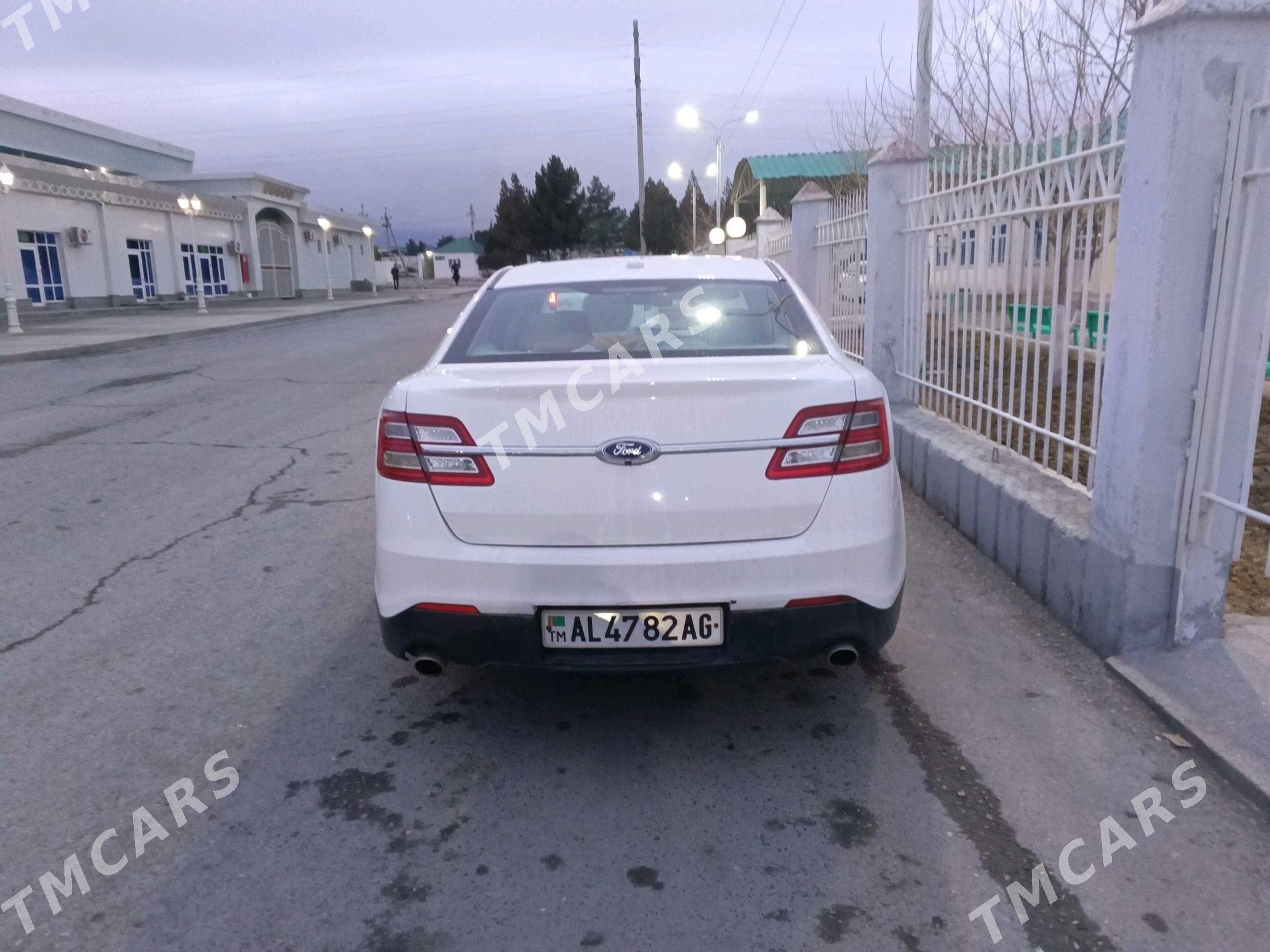 Ford Taurus 2018 - 250 000 TMT - Büzmeýin - img 6