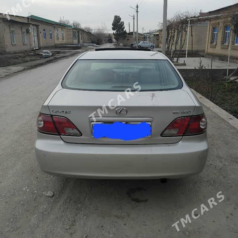 Lexus ES 300 2003 - 166 000 TMT - Чарджоу - img 4