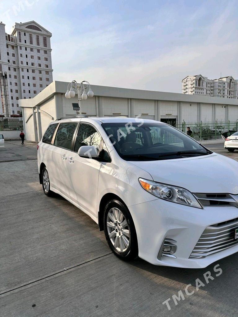 Toyota Sienna 2018 - 410 000 TMT - Кëши - img 2