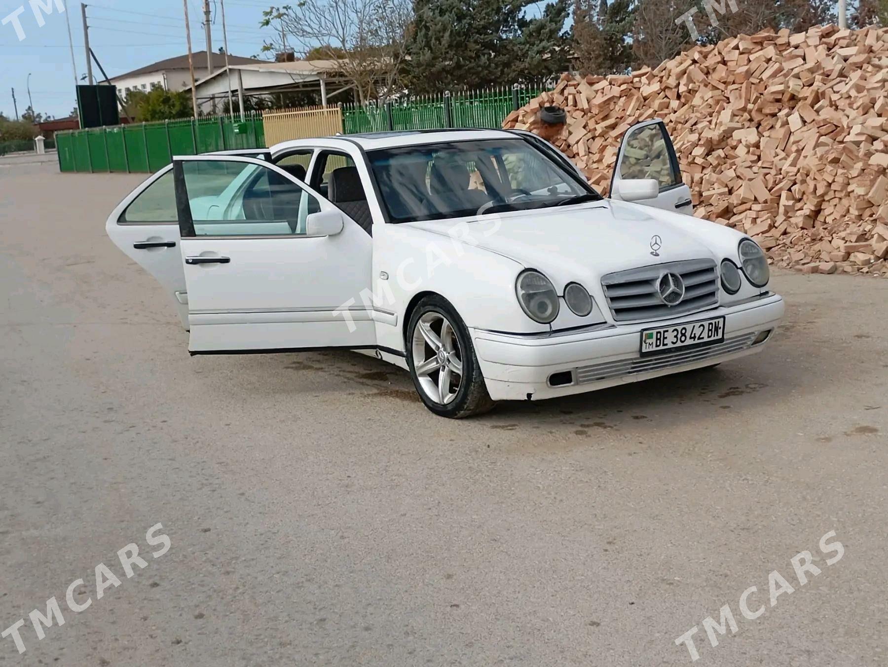 Mercedes-Benz C320 1996 - 55 000 TMT - Hazar - img 4