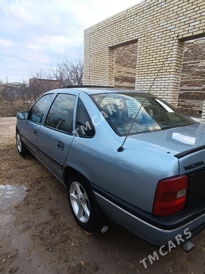 Opel Vectra 1989 - 37 000 TMT - Сакарчага - img 2