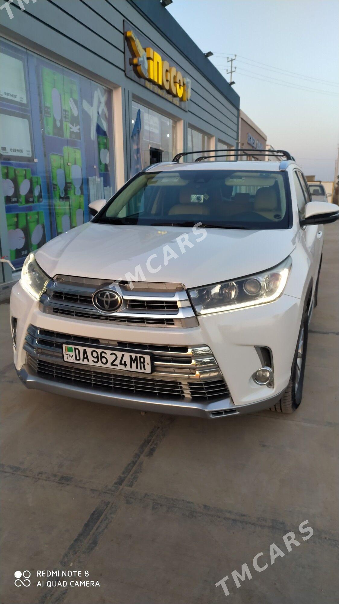 Toyota Highlander 2017 - 450 000 TMT - Ёлётен - img 2