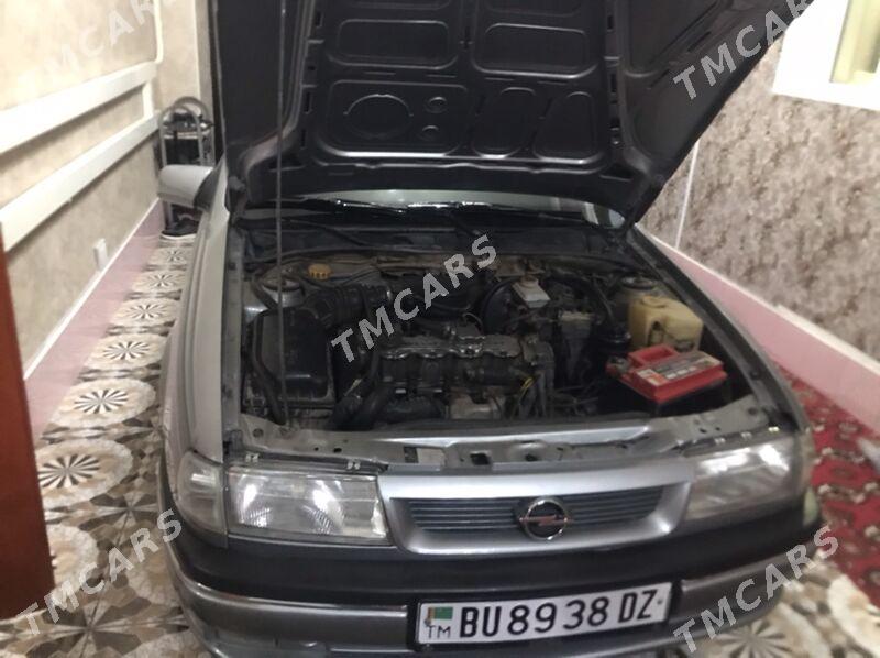 Opel Vectra 1993 - 52 000 TMT - Дашогуз - img 2