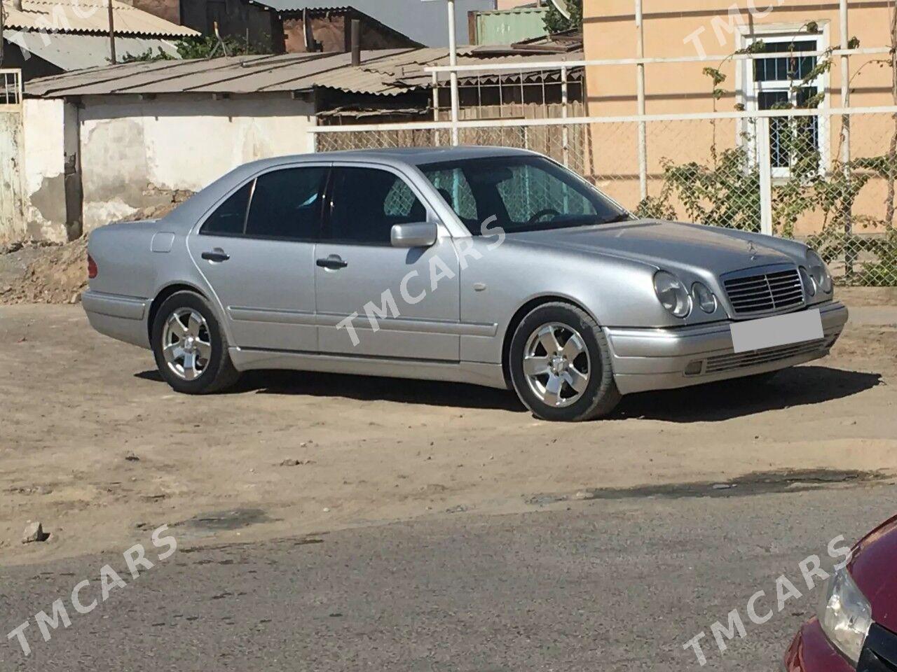 Mercedes-Benz E320 1997 - 92 000 TMT - Mary - img 6