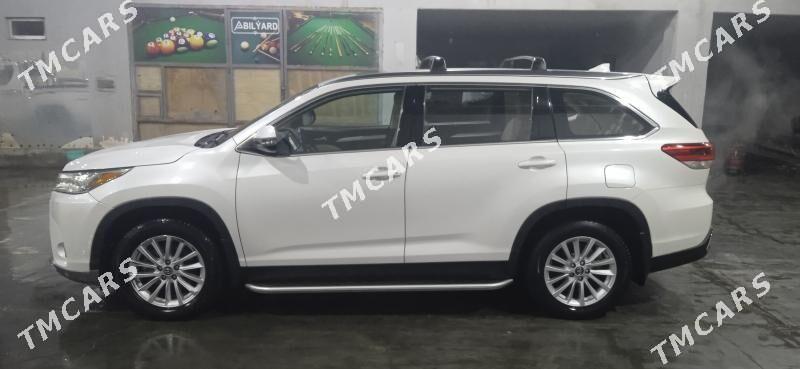 Toyota Highlander 2019 - 440 000 TMT - Байрамали - img 9