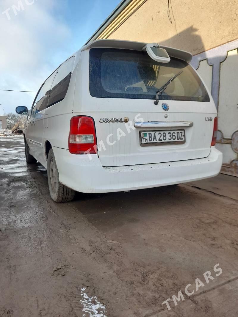 Kia Carnival 2002 - 70 000 TMT - Гороглы (Тагта) - img 8