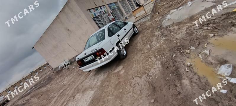 Opel Vectra 1993 - 38 000 TMT - Гурбансолтан Едже - img 3