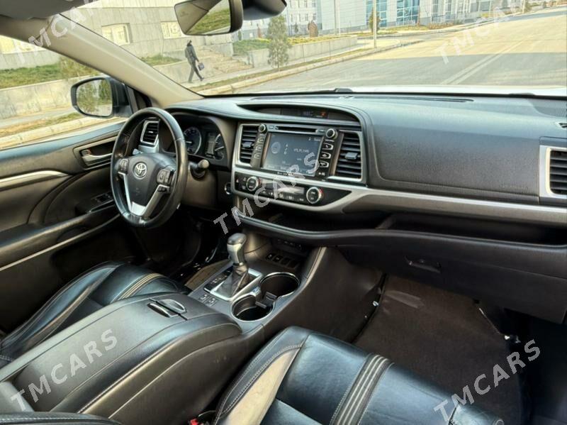 Toyota Highlander 2018 - 415 000 TMT - Гуртли - img 8