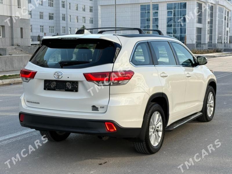 Toyota Highlander 2018 - 415 000 TMT - Гуртли - img 2