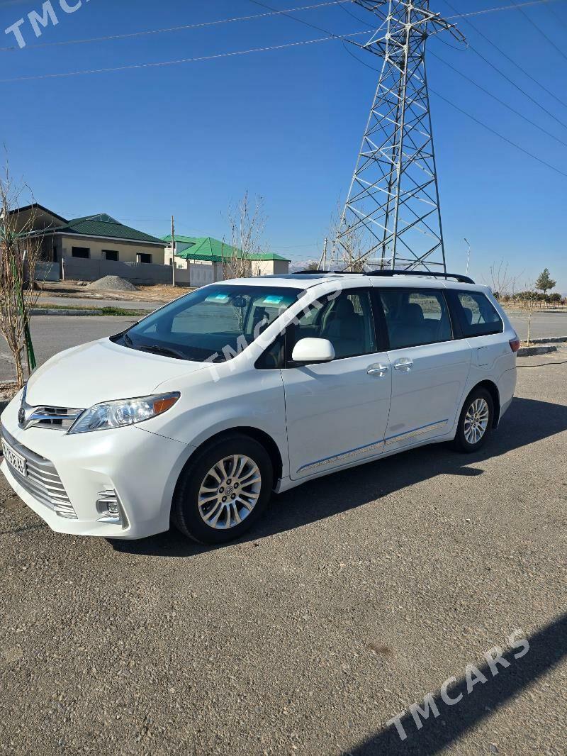 Toyota Sienna 2017 - 375 000 TMT - Ýalkym - img 5