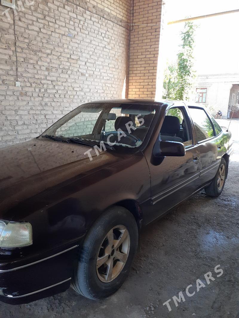 Opel Vectra 1992 - 25 000 TMT - Дянев - img 2