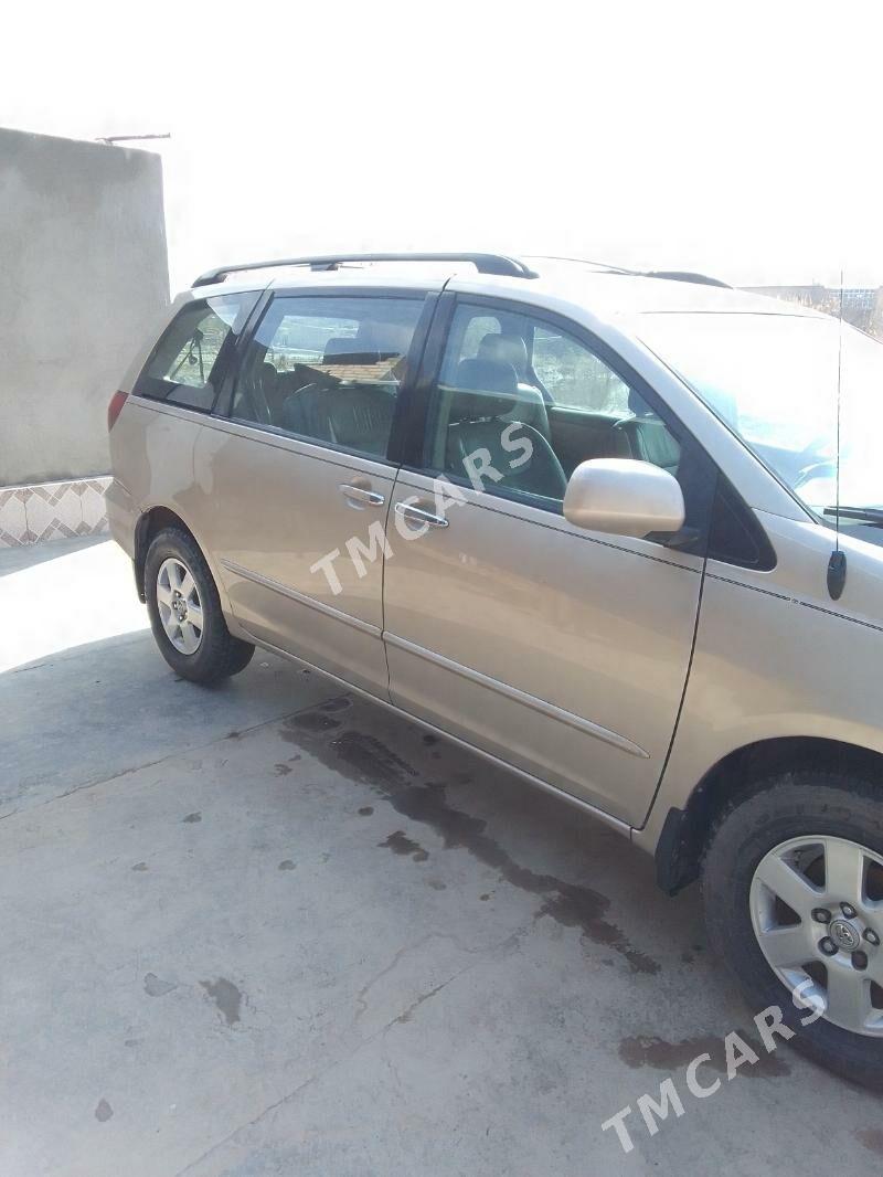 Toyota Sienna 2004 - 210 000 TMT - Туркменабат - img 2