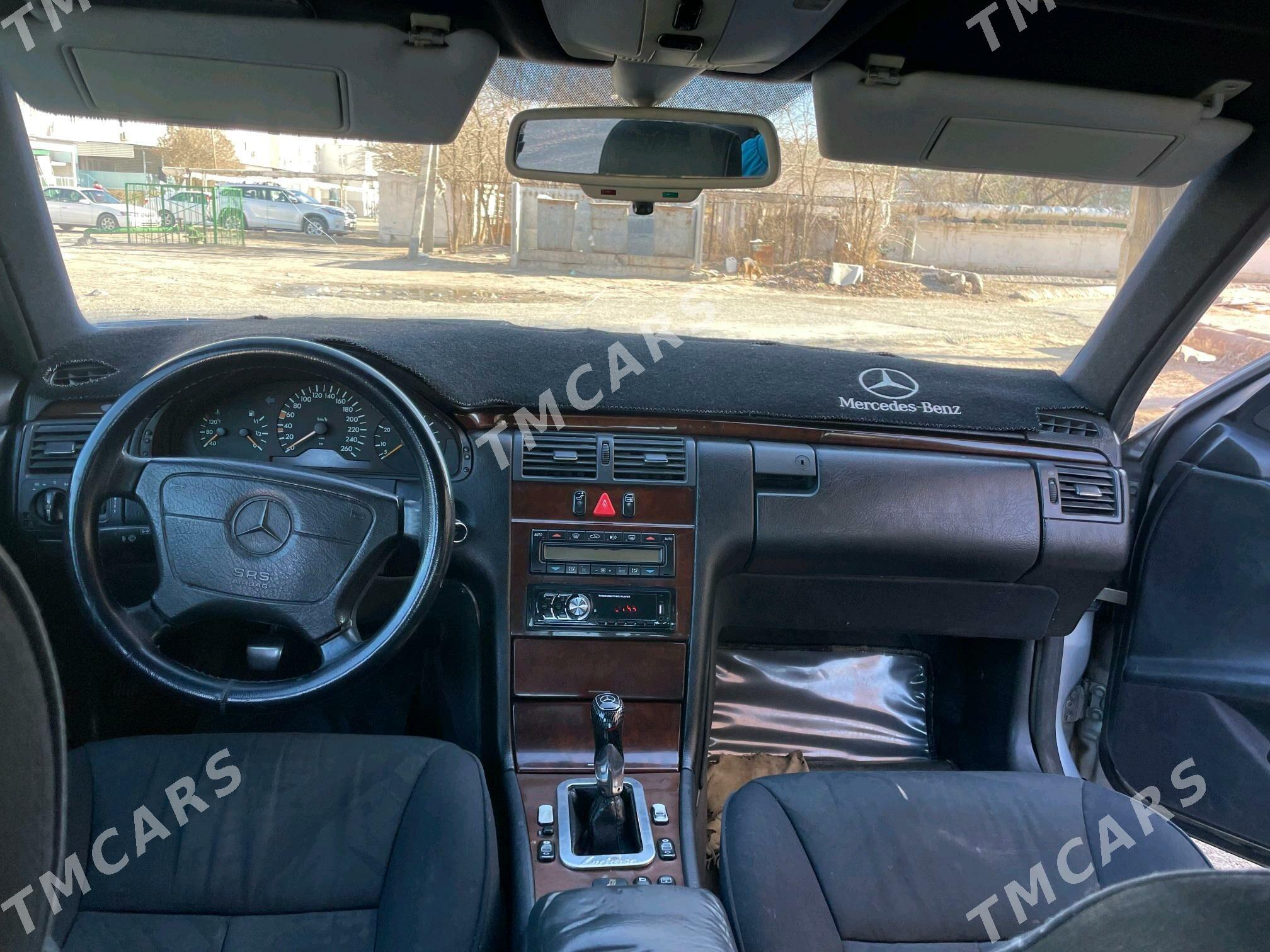 Mercedes-Benz E320 1996 - 48 000 TMT - Mary - img 6