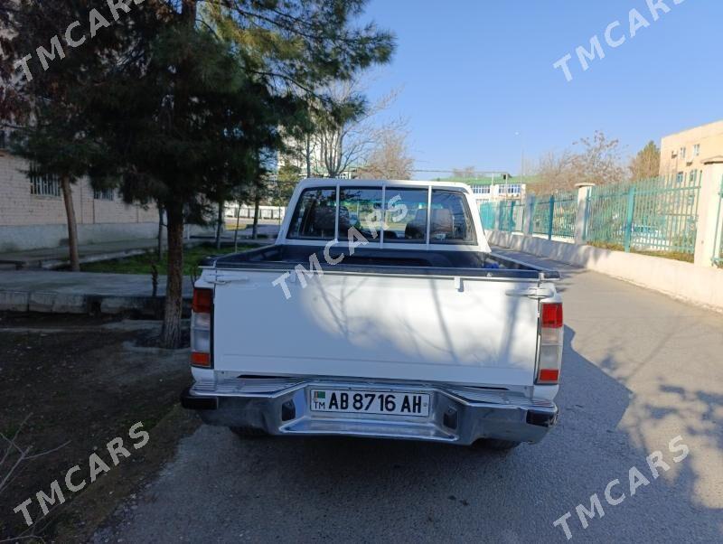 Nissan Navara 2011 - 150 000 TMT - 9 мкр - img 2