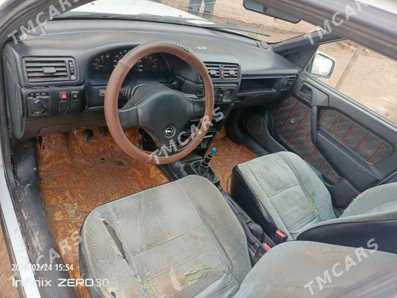 Opel Vectra 1992 - 17 000 TMT - Гурбансолтан Едже - img 2