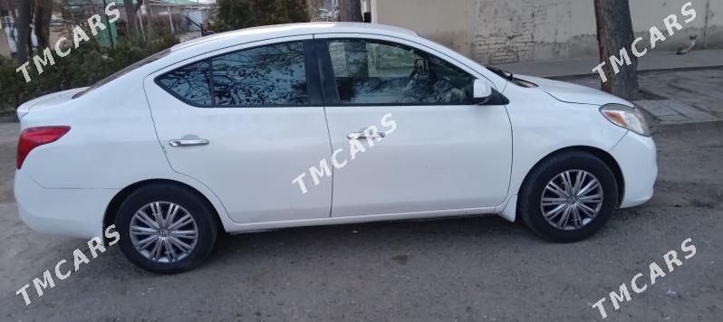 Nissan Versa 2012 - 95 000 TMT - Gagarin köç, köne Howa menzili - img 3