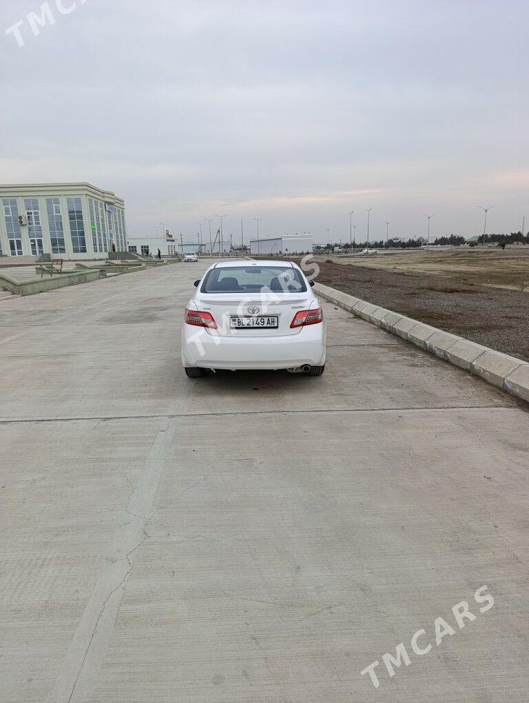 Toyota Camry 2011 - 130 000 TMT - Бахарден - img 2