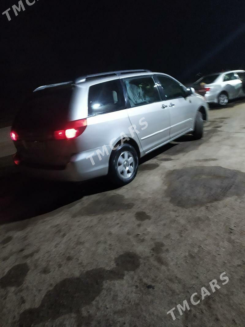 Toyota Sienna 2005 - 205 000 TMT - Şabat etr. - img 2