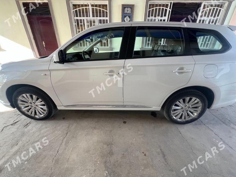 Mitsubishi Outlander 2022 - 295 000 TMT - Aşgabat - img 2