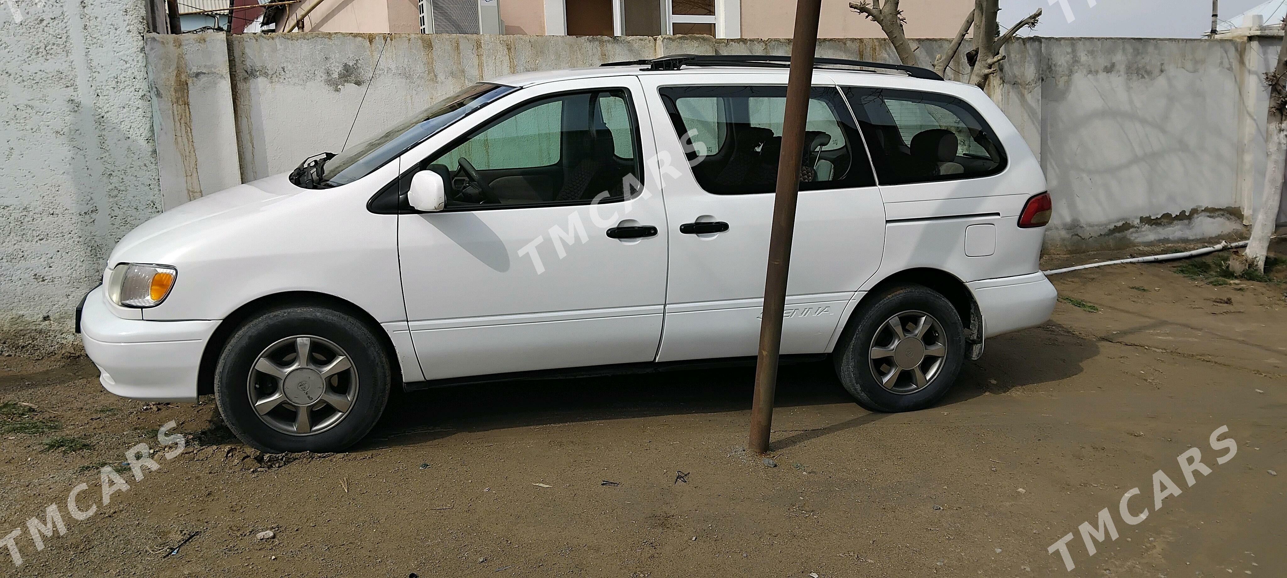 Toyota Sienna 2002 - 125 000 TMT - Туркменбаши - img 2