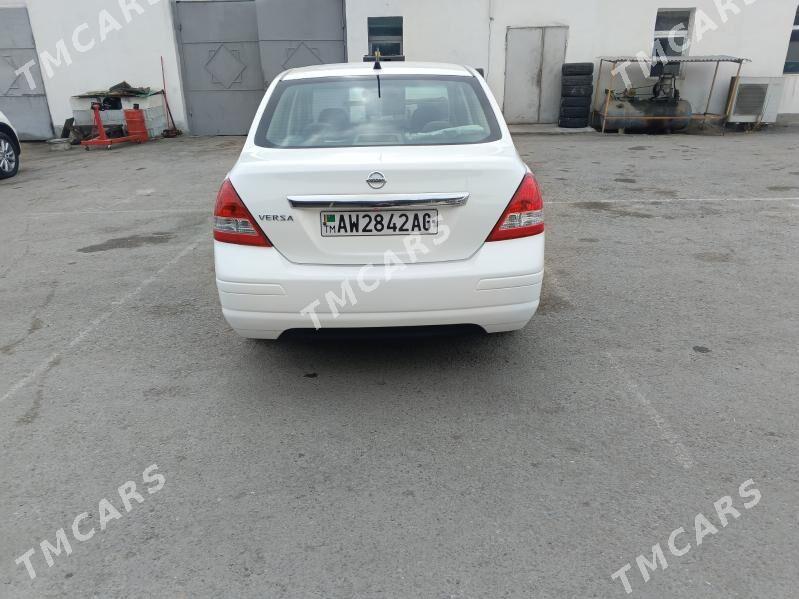 Nissan Versa 2010 - 110 000 TMT - Gypjak - img 3